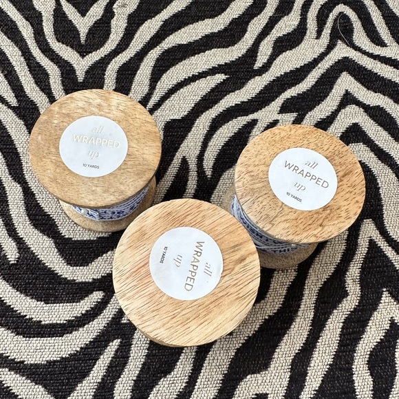 ANTHROPOLOGIE - Gift Ribbon - Picture 2 of 4